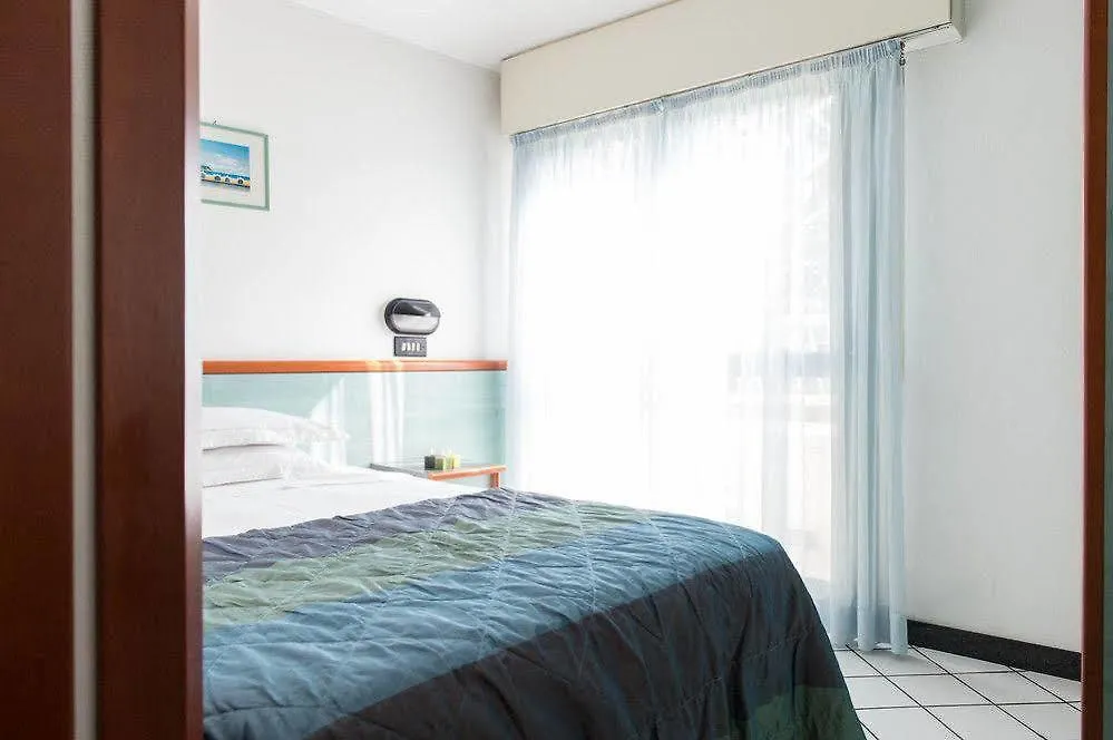 Hotel Luxor Milano Marittima 4*,
